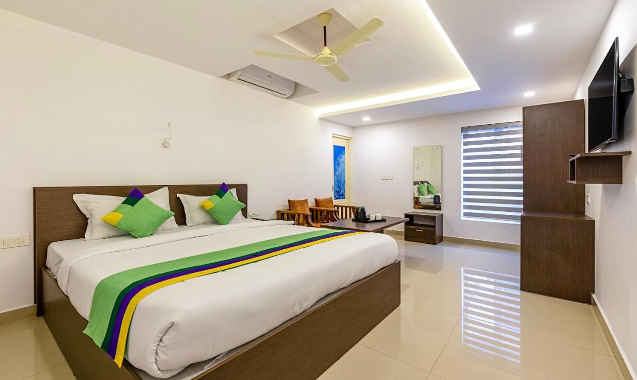 Treebo Trend Airport Avenue Plaza Cochin Airport Hotel Kochi Buitenkant foto