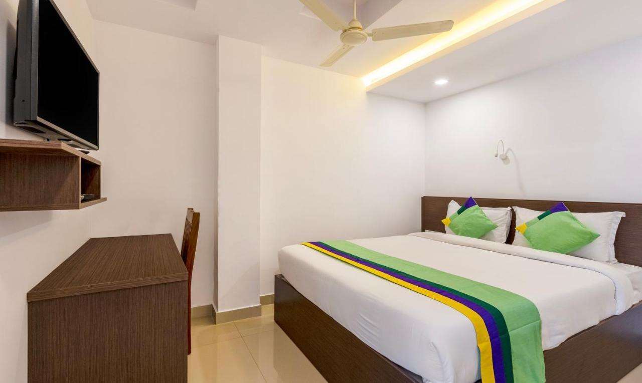 Treebo Trend Airport Avenue Plaza Cochin Airport Hotel Kochi Buitenkant foto
